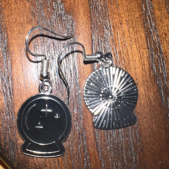 $2 CRYSTAL BALL EARRINGS. STAINLESS STEEL. NEW. $2 WITH ANY $10 ORDER OR MORE - Picture 5 of 16